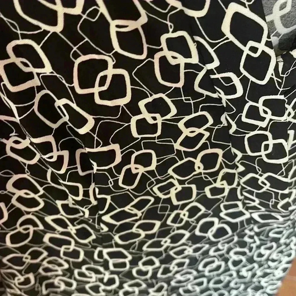 Chaps women’s size large, beautiful, black, and white summer dress. - Picture 3 of 7